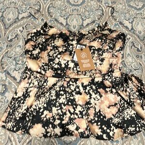 VERO MODA - NEW WITH TAGS silky top with side tie